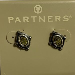 Vintage peridot-like silver earrings